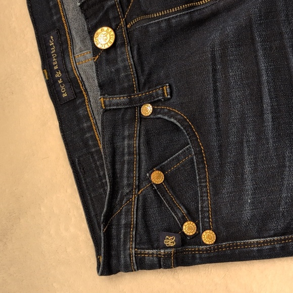 Rock & Republic Kassandra 8S short Blue Jeans and gold accents - Picture 5 of 15